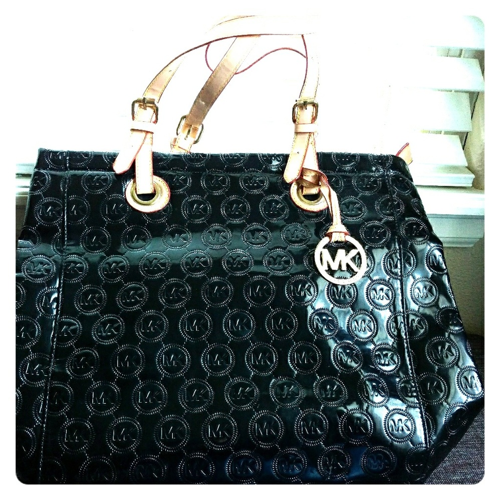MK tote bag with zipper .